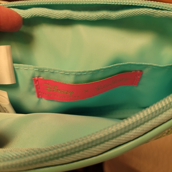 NWT! Lilly pulitzer Disney wristlet - Picture 2 of 6